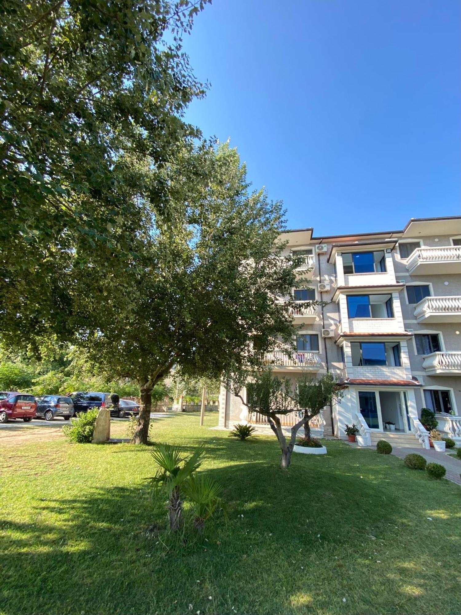 Apartment Sun Roll Baks-Rrjoll Bagian luar foto